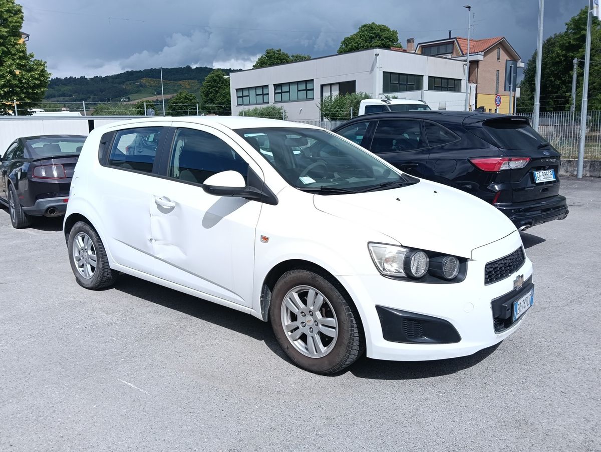 Chevrolet-Aveo-2