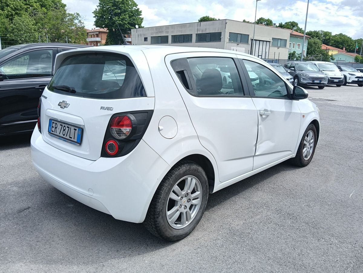 Chevrolet-Aveo-3