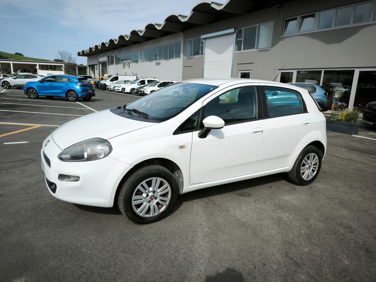Fiat Punto 1.4 8V 5 porte Natural Power Lounge Fiat Punto 1.4 8V 5 porte Natural Power Lounge