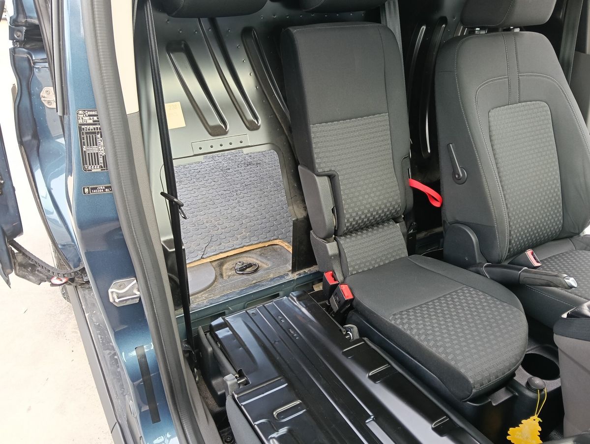 Ford-Transit-Connect-16