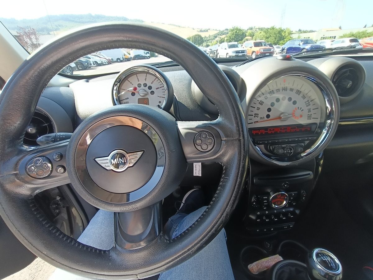 Mini-Cooper-D-Countryman-9