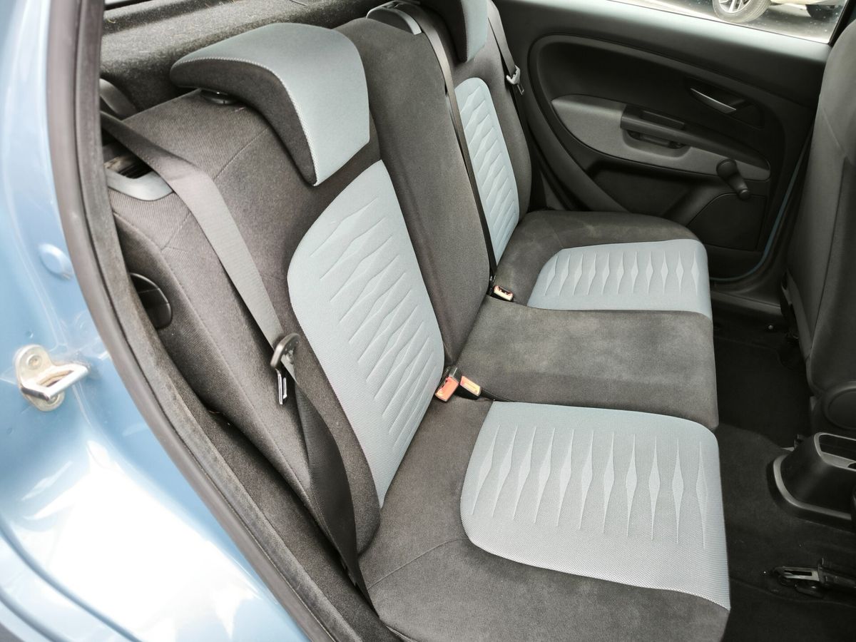 Fiat-Grande-Punto-10