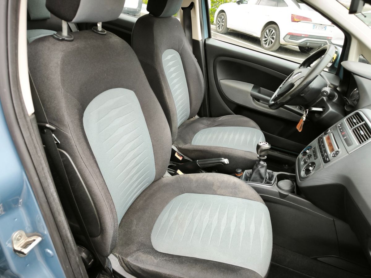 Fiat-Grande-Punto-12