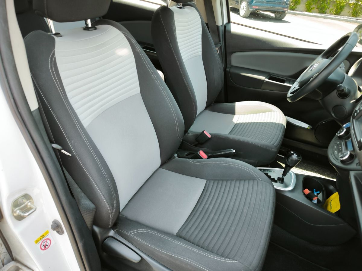 Toyota-Yaris-11