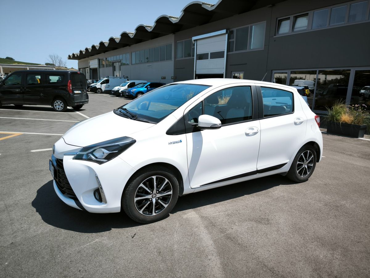 Toyota Yaris 1.5 Hybrid 5 porte Business Toyota Yaris 1.5 Hybrid 5 porte Business