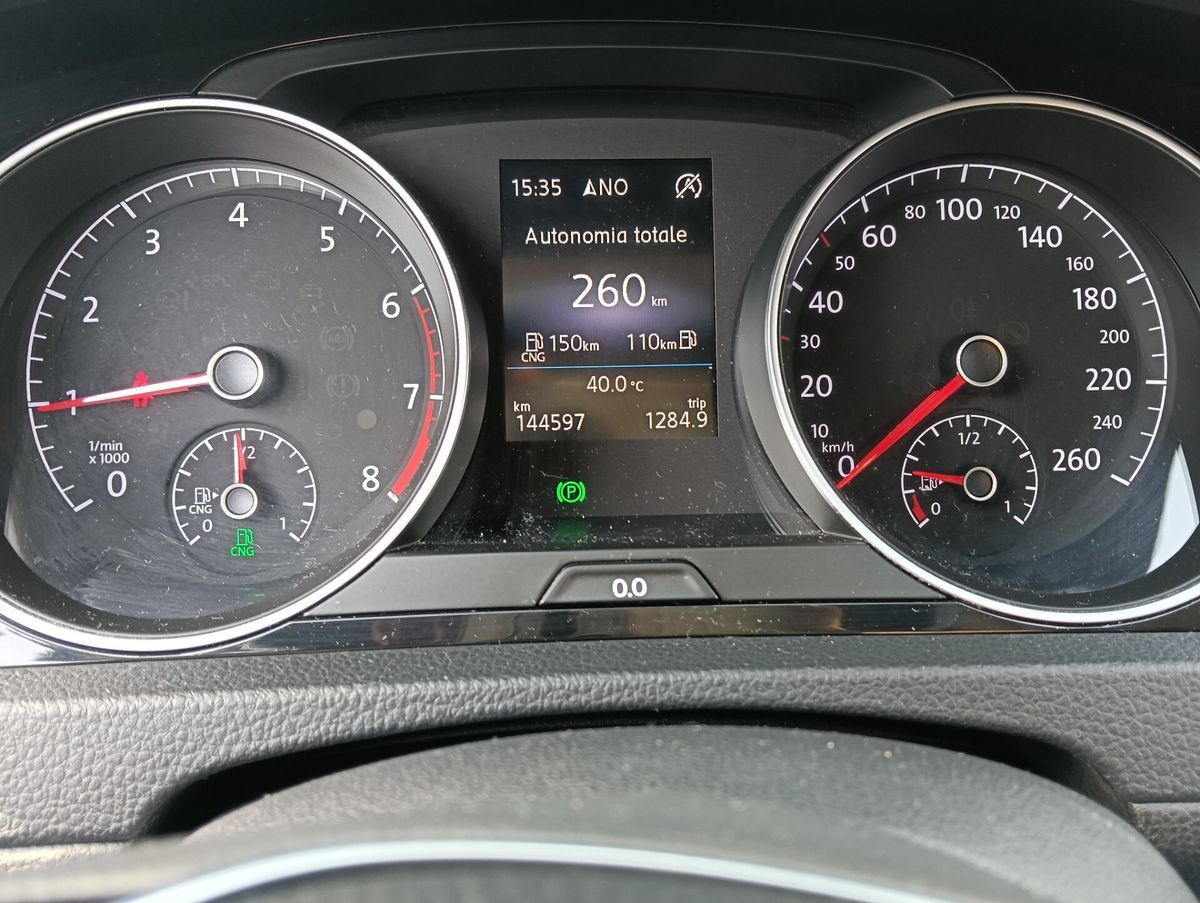 Volkswagen-Golf-2
