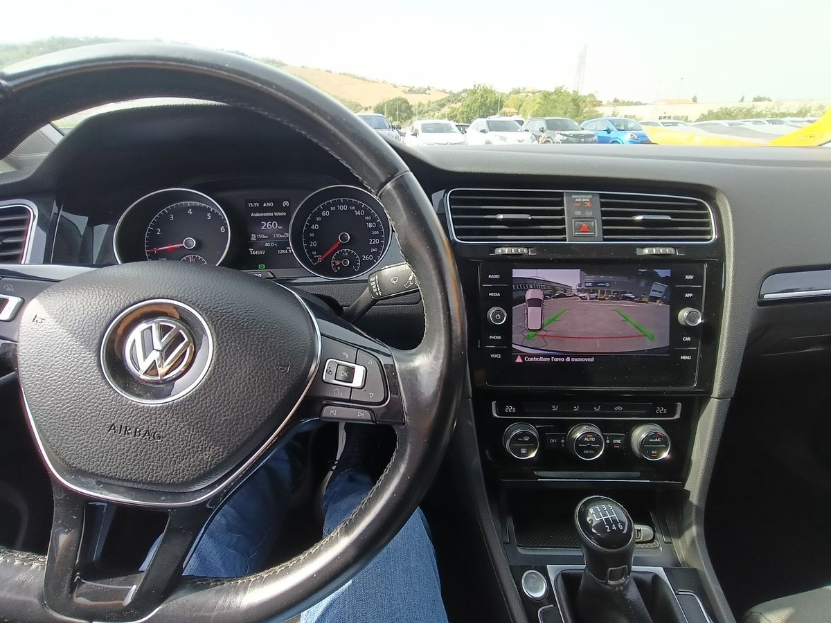 Volkswagen-Golf-6