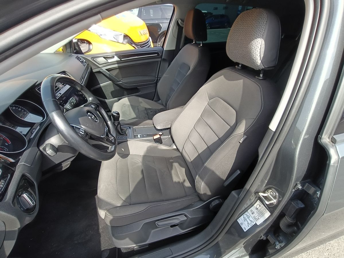 Volkswagen-Golf-7