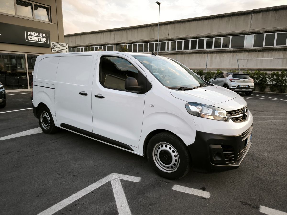 Opel-Vivaro-2