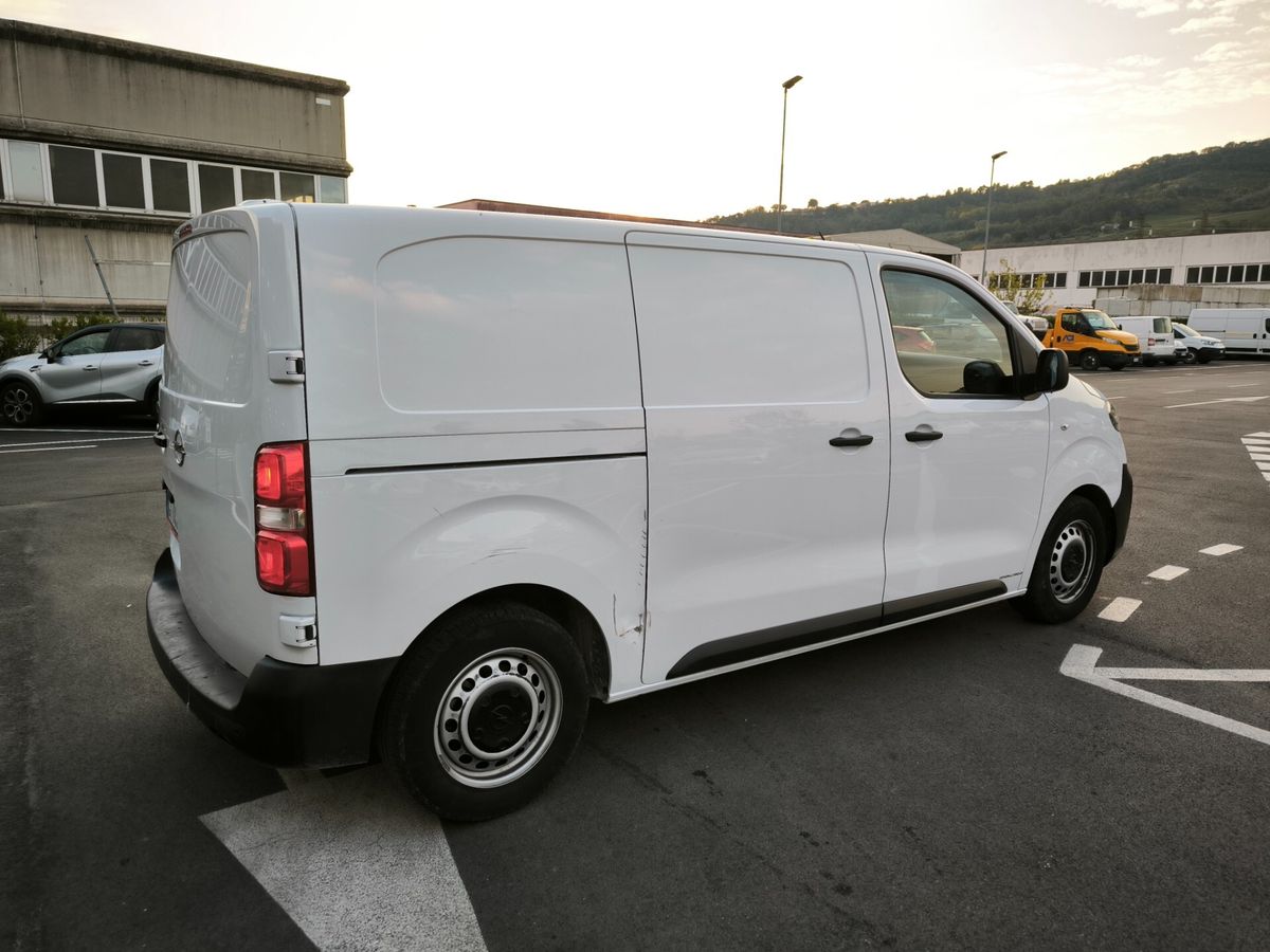Opel-Vivaro-5