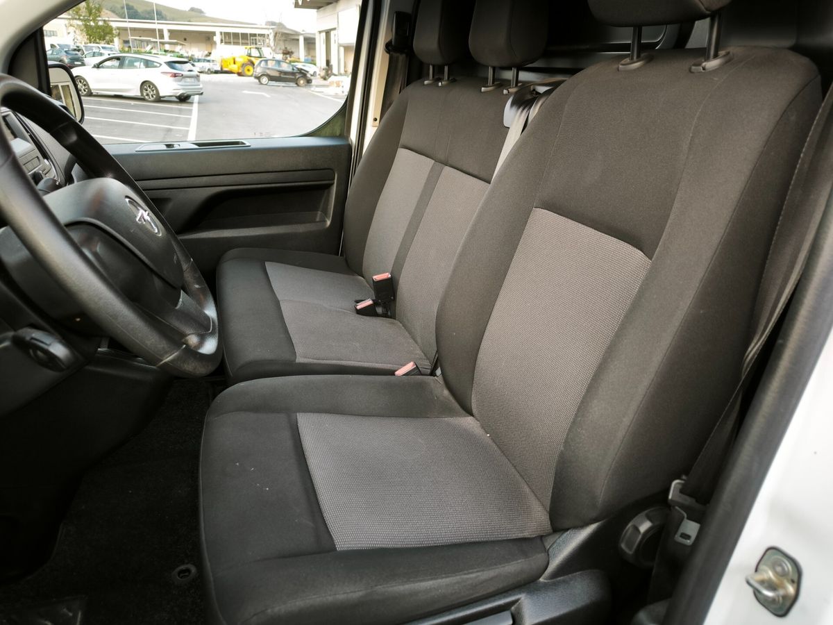Opel-Vivaro-6
